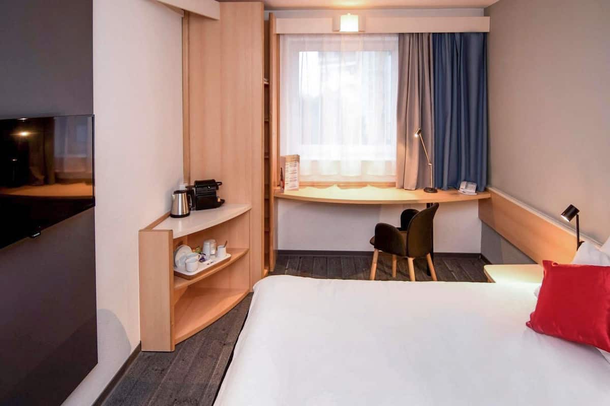 Superior Room, 1 Double Bed | Premium bedding, blackout drapes, soundproofing, free cribs/infant beds