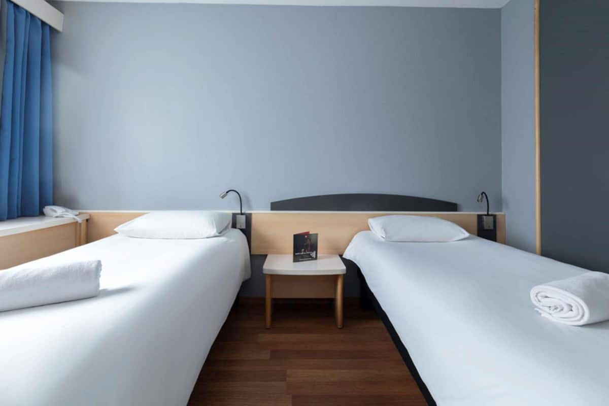 Standard Twin Room, 2 Single Beds | Premium bedding, blackout curtains, soundproofing, free cots/infant beds