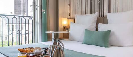 Klassieke kamer, 1 tweepersoonsbed | Luxe beddengoed, een kluis op de kamer, een bureau