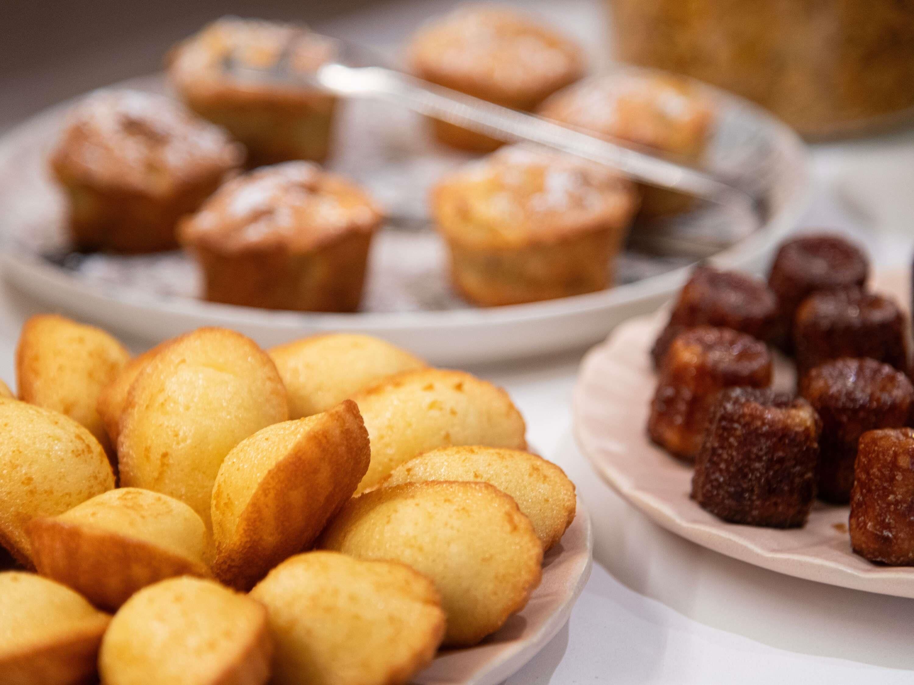 daily buffet breakfast (eur 20 per person)