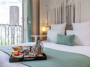 Premium bedding, in-room safe, desk, blackout curtains