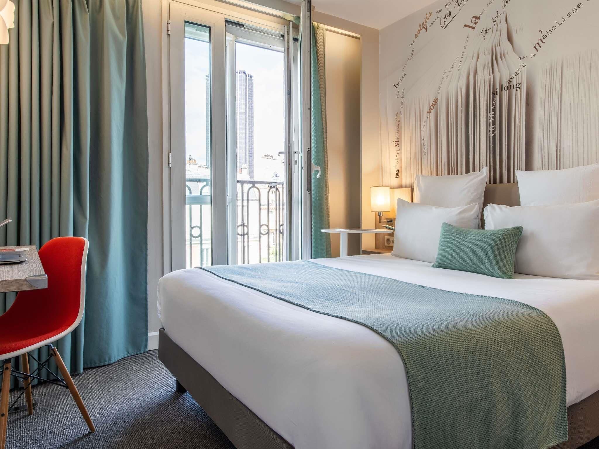 Premium bedding, in-room safe, desk, blackout curtains