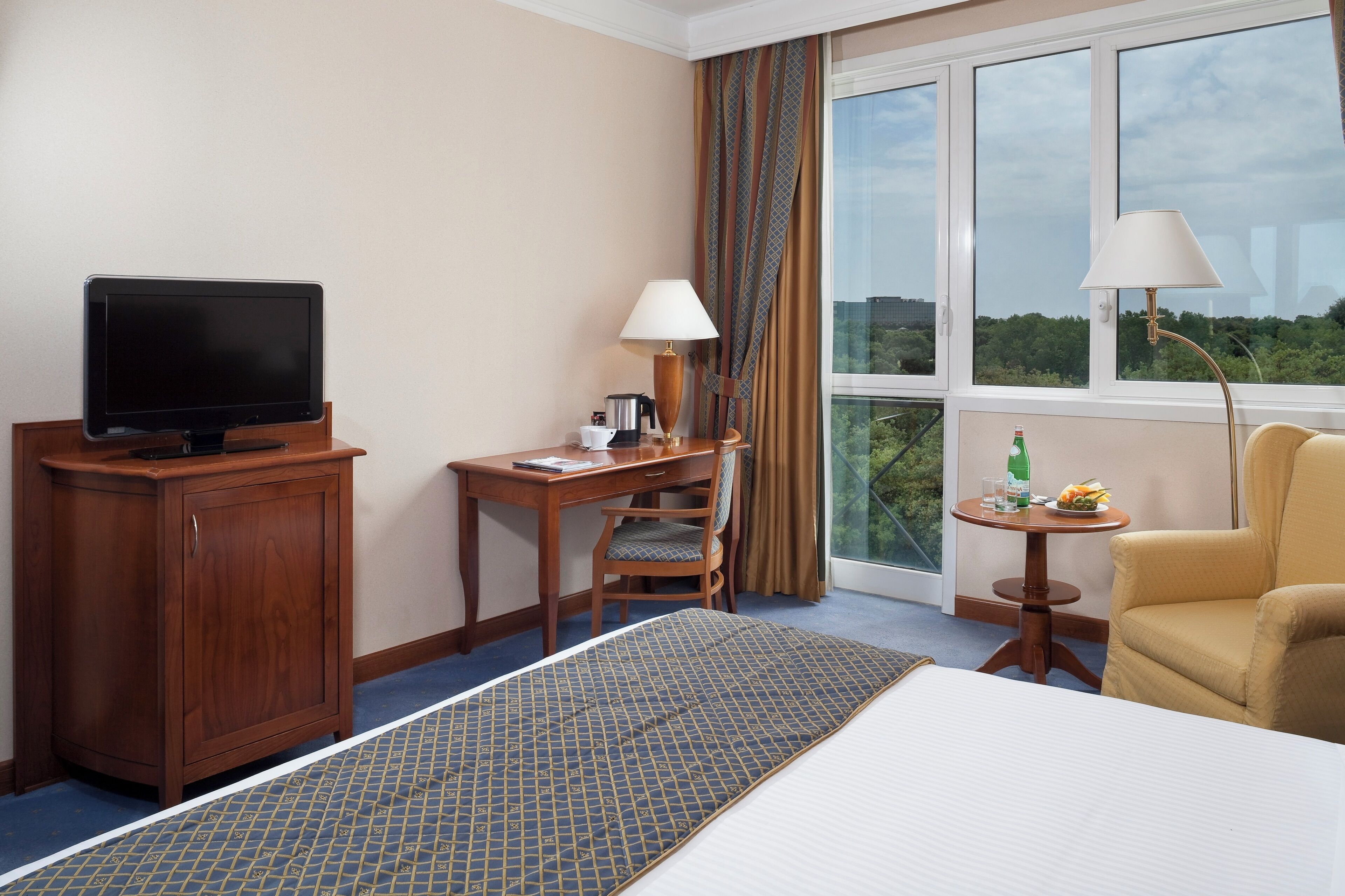 Minibar, in-room safe, desk, blackout drapes
