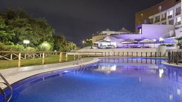 Seasonal outdoor pool