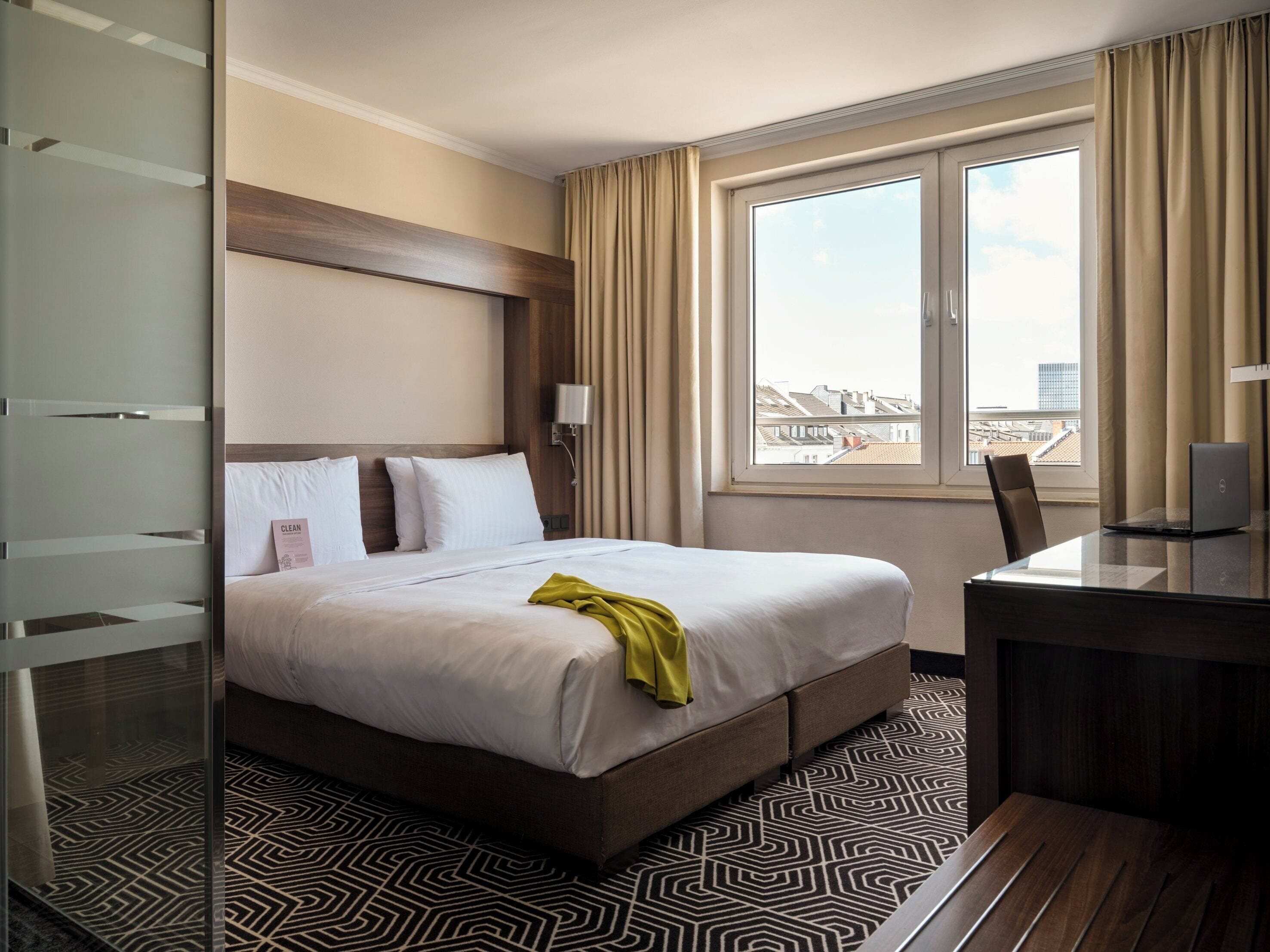 Superior Twin Room | Hypo-allergenic bedding, pillowtop beds, in-room safe, desk