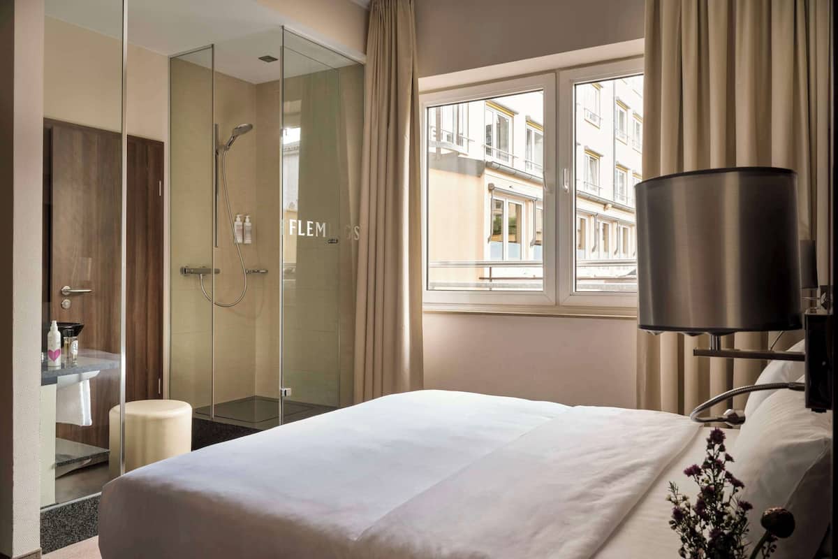 Superior Double Room | Hypo-allergenic bedding, pillowtop beds, in-room safe, desk
