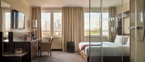 Signature King Room with Skyline View