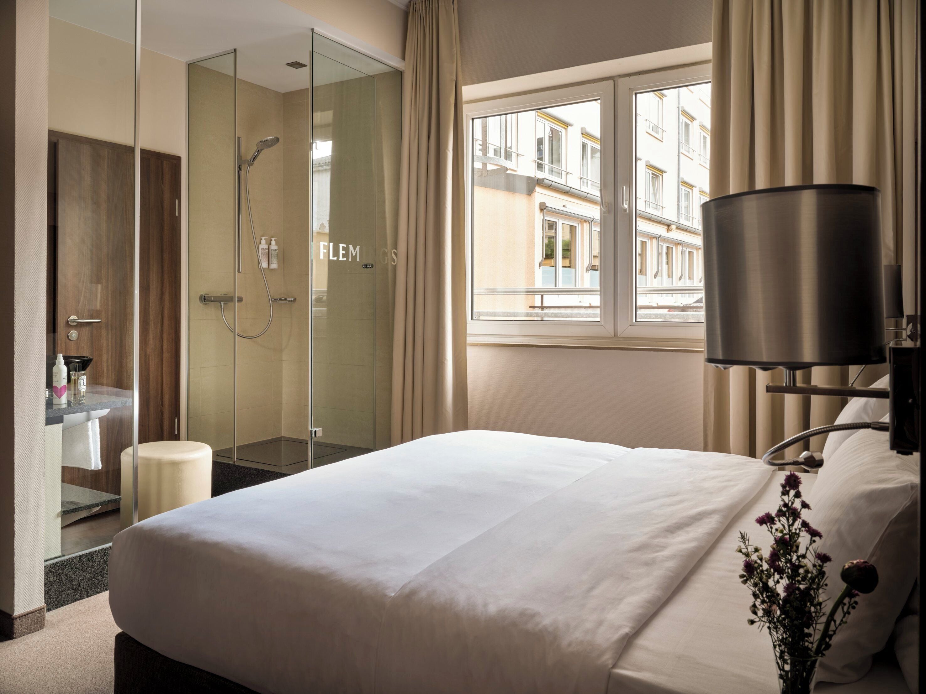 Superior Room, 1 Queen Bed | Hypo-allergenic bedding, pillowtop beds, in-room safe, desk