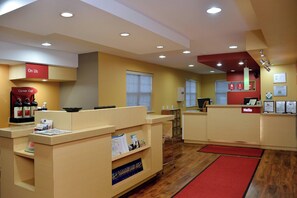 Lobby - Towneplace Suites by Marriott East Lansing (East Lansing)