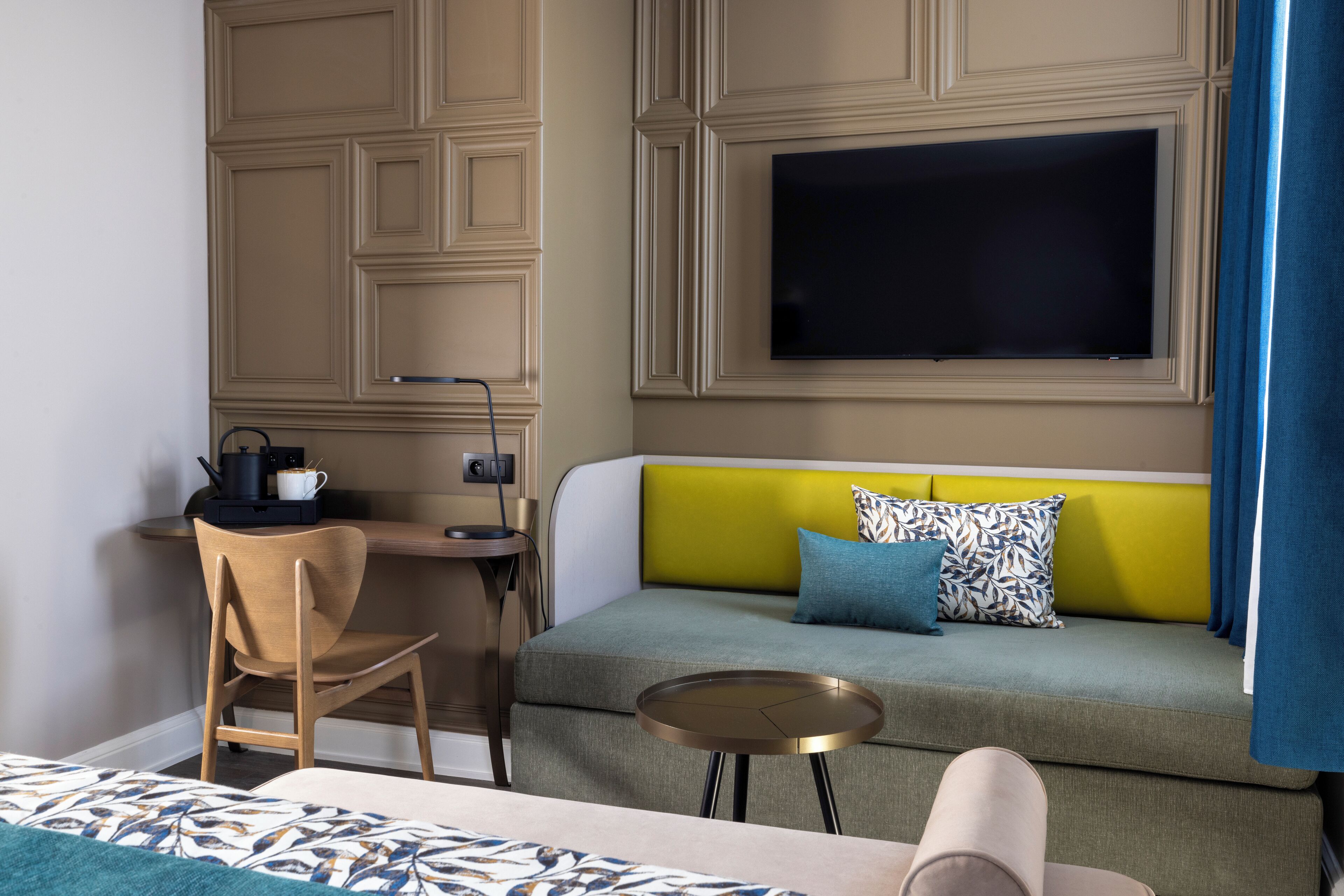 deluxe triple room | living area | 22-inch flat-screen tv with digital channels, tv, offices