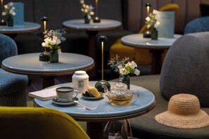 Bar (on property) - Hôtel L'Ormaie & Spa (Paris)