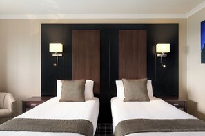 Desk, iron/ironing board, free WiFi, bed sheets - The Stirling Highland Hotel (Stirling)