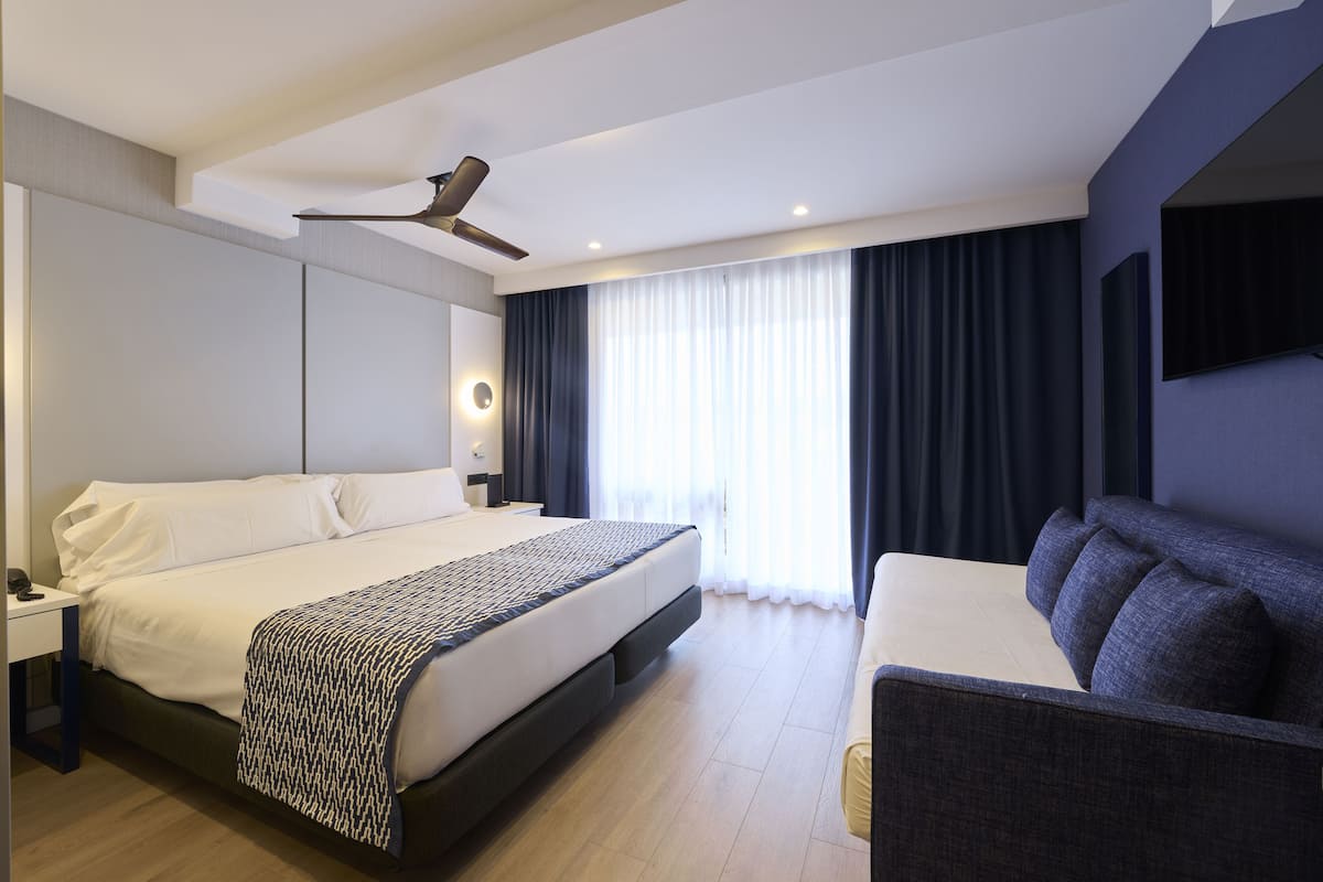 1 Schlafzimmer, Minibar, Zimmersafe, Schreibtisch
