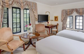 Twin Room | In-room safe, individually decorated, desk, iron/ironing board