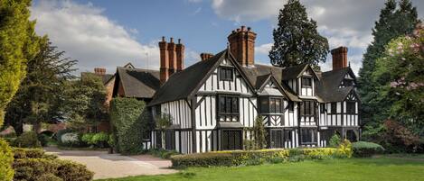 Façana frontal de l'allotjament