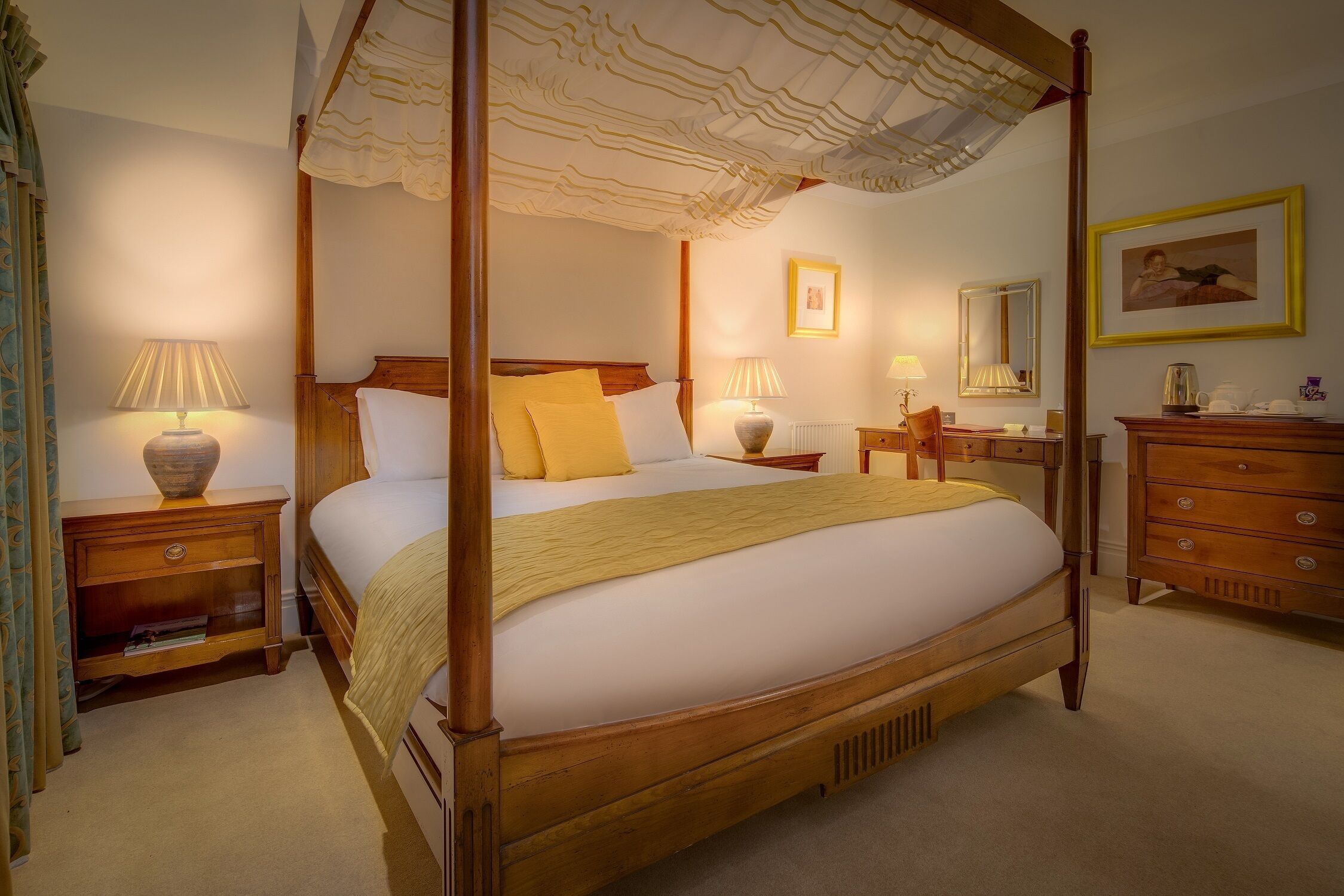 suite (4 poster) | in-room safe, individually decorated, desk, iron/ironing board