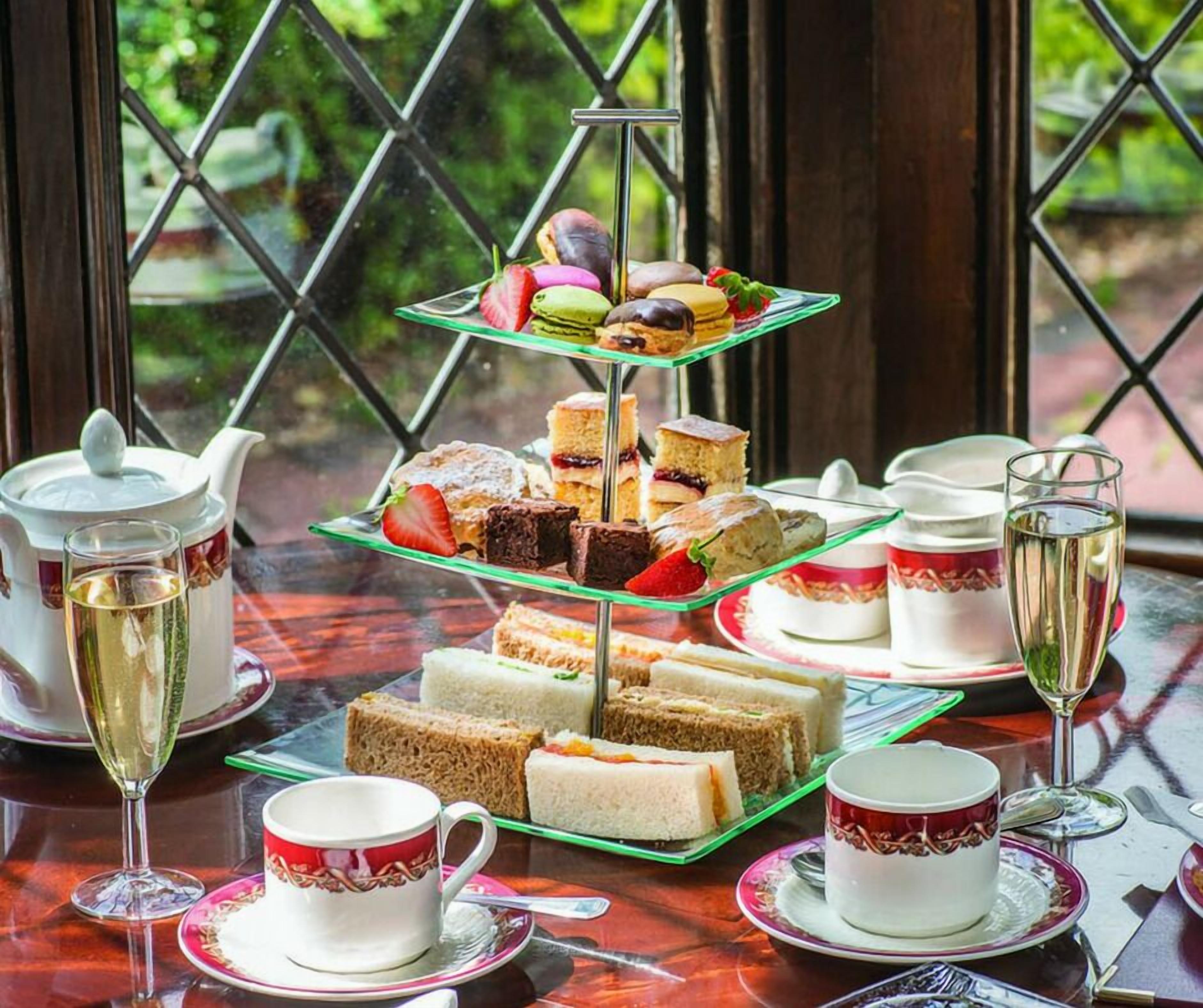 breakfast, lunch and dinner served