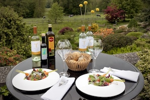 Outdoor dining - Landgoed De Wilmersberg (De Lutte)