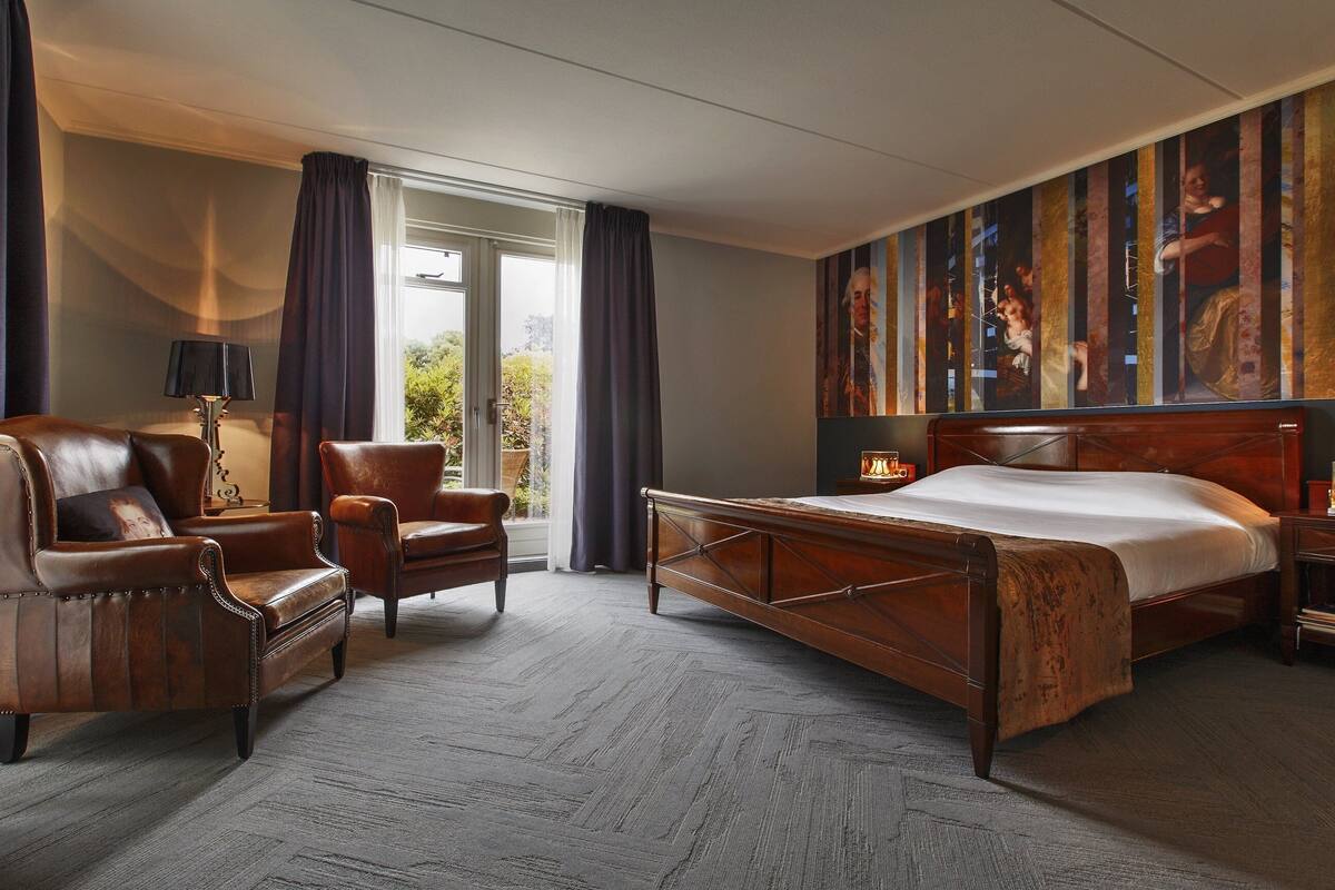 Junior Suite | Premium bedding, desk, laptop workspace, blackout drapes