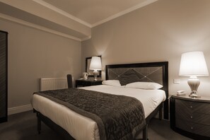 Double Room | In-room safe, desk, iron/ironing board, free cribs/infant beds - Royal Albion Hotel (Brighton)