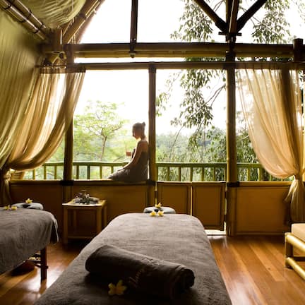 Couples treatment rooms, sauna, steam room, body treatments