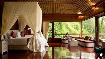 Villa (River Front Pool ) | Minibar, caja fuerte, escritorio y wifi gratis