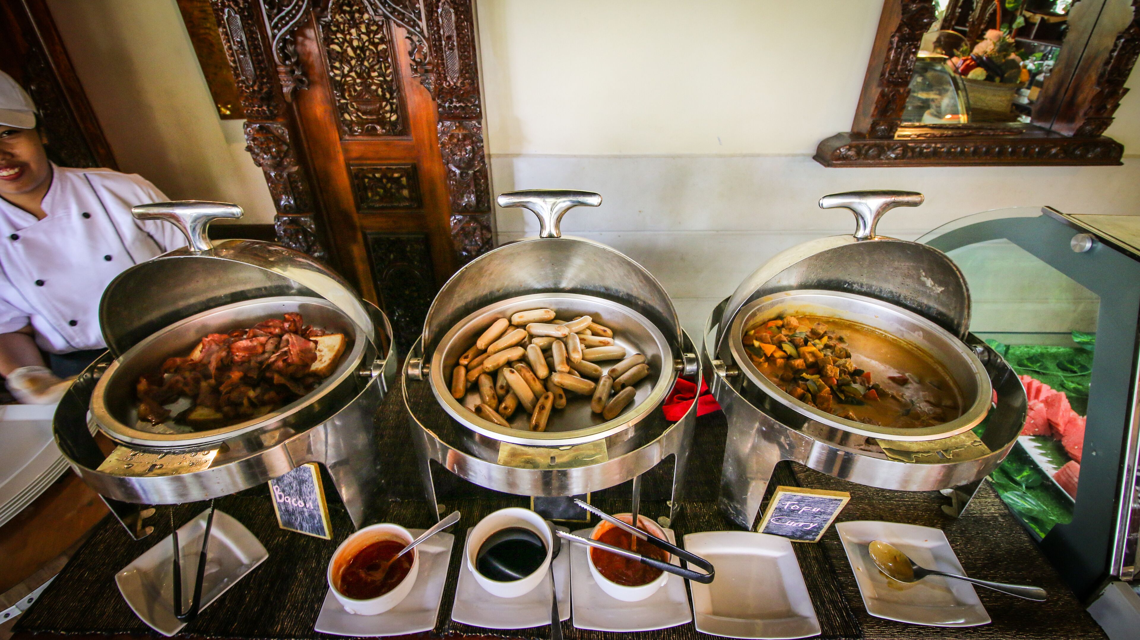 daily buffet breakfast (usd 25 per person)