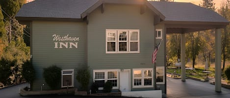 Fachada de la propiedad