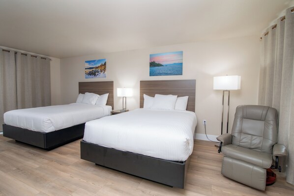 Desk, laptop workspace, soundproofing, free WiFi - Westhaven Inn Pollock Pines (Pollock Pines)