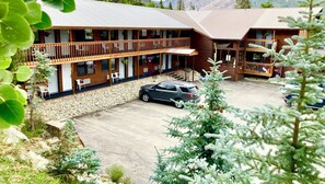 Free self parking - Big Horn Lodge (Grand Lake)