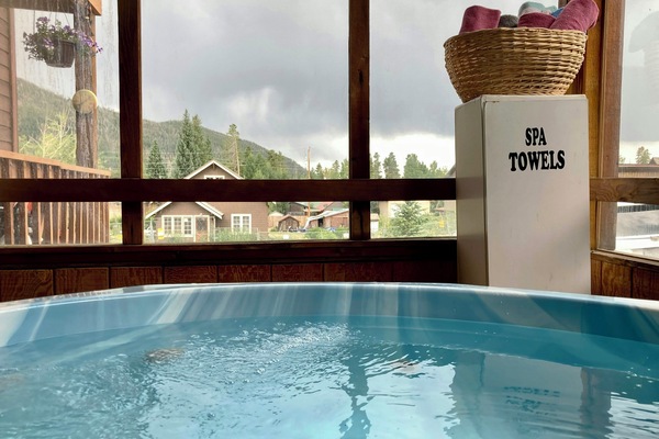 Indoor spa tub