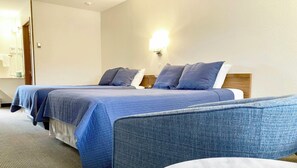 Desk, iron/ironing board, free WiFi, bed sheets - Big Horn Lodge (Grand Lake)