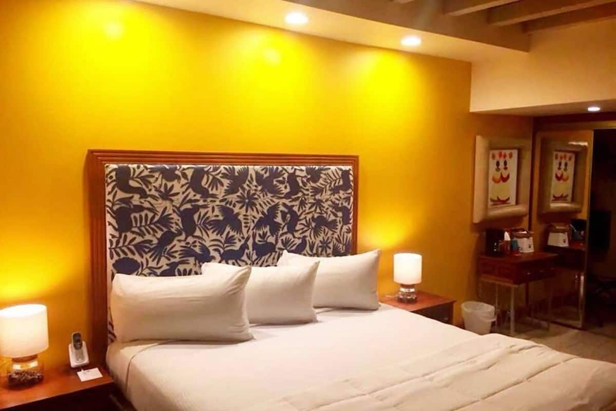 single room, 1 king bed | 1 bedroom, in-room safe, iron/ironing board, free wifi