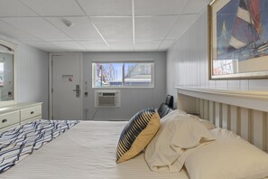 King Room with Futon