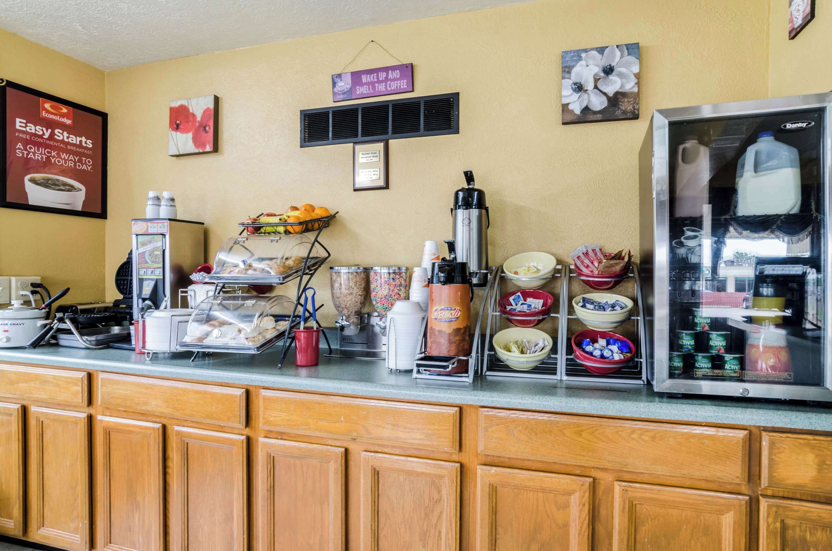 free continental breakfast