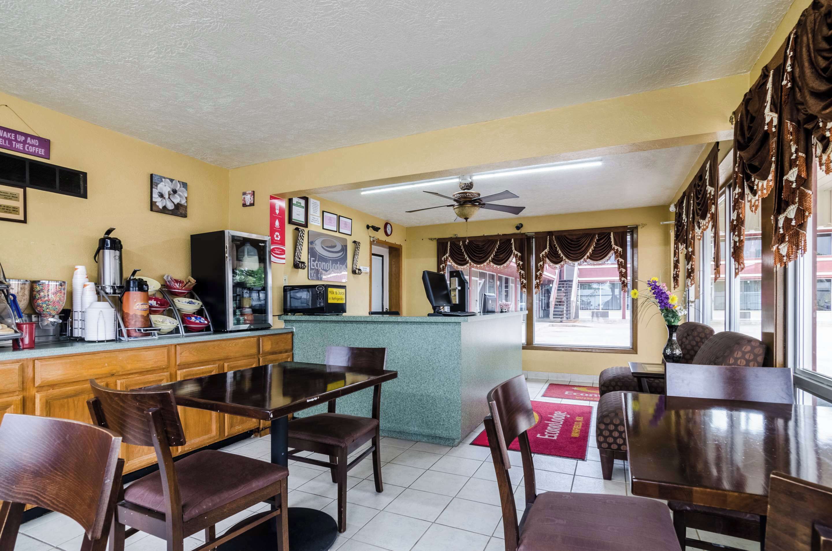 free continental breakfast