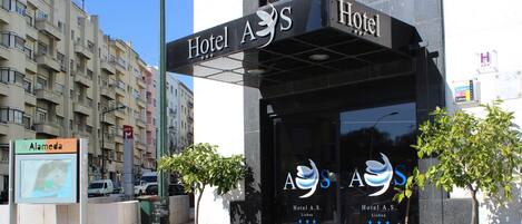 Mặt tiền nơi lưu trú