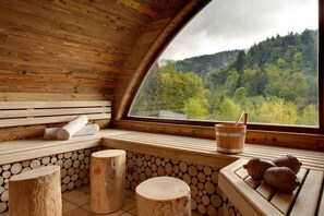 Sales de tractament per a parelles, sauna i banyera d'hidromassatge 