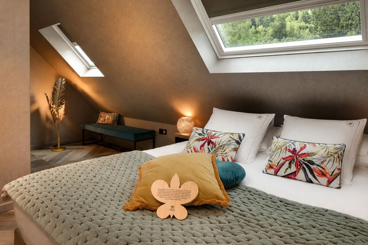 Ropa de cama de alta calidad y minibar 