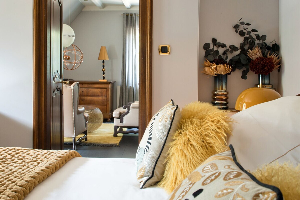 Ropa de cama de alta calidad y minibar 