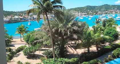 Hotel on the Cay