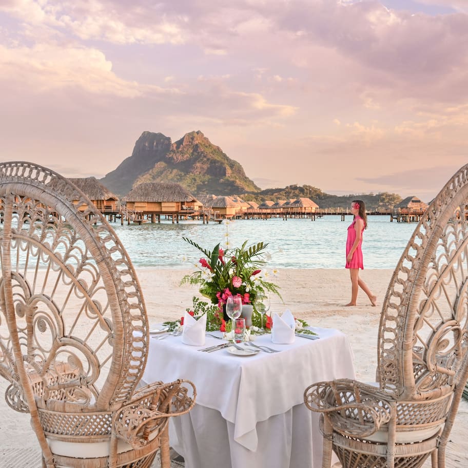 3 restaurants, breakfast, lunch, dinner served; French cuisine