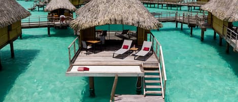 Sengetøy av topp kvalitet, minibar, safe på rommet og blendingsgardiner