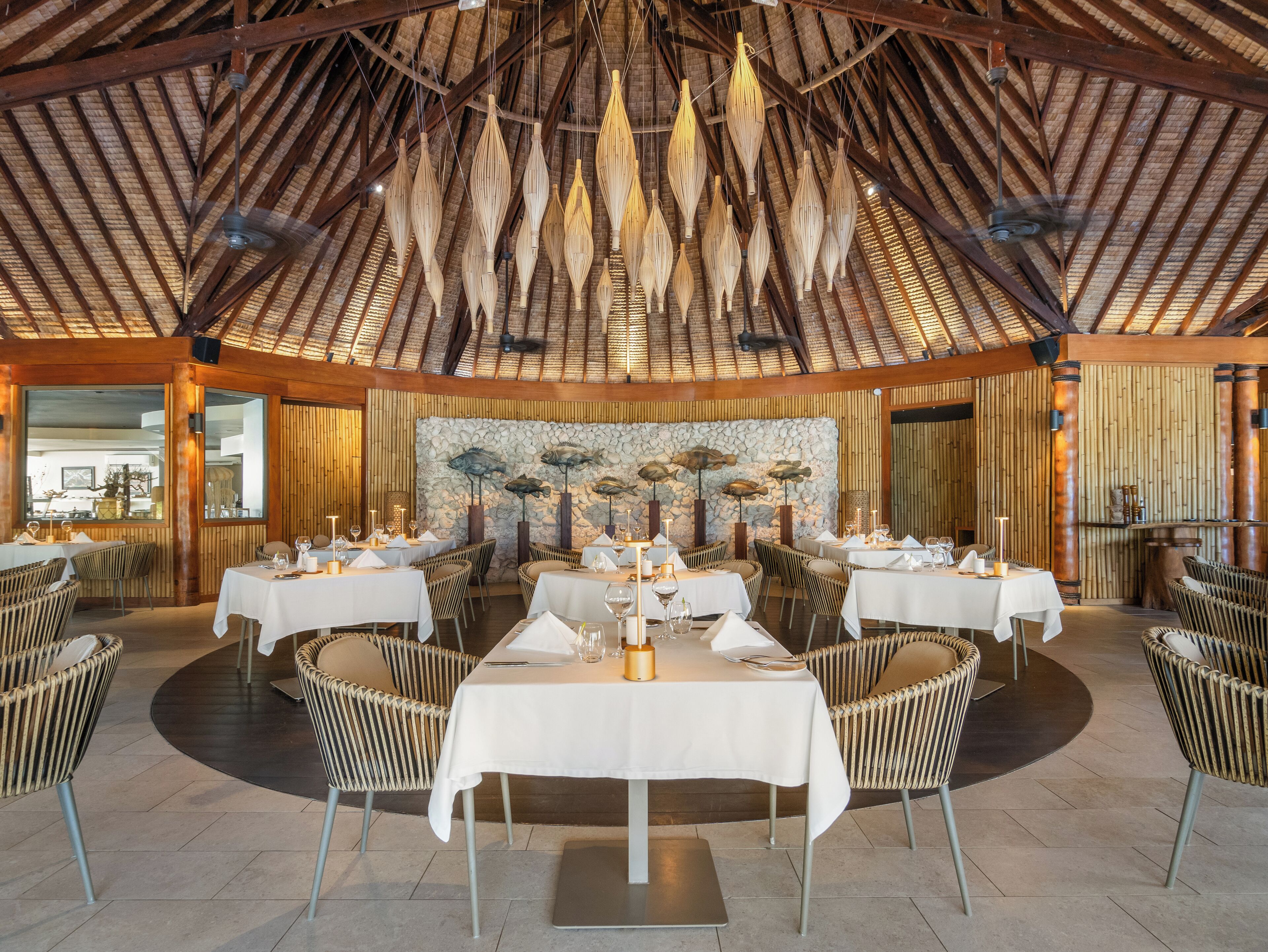 3 restaurants, breakfast, lunch, dinner served; french cuisine