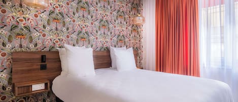 Superior Room, 1 Queen Bed, Non Smoking | Room amenity