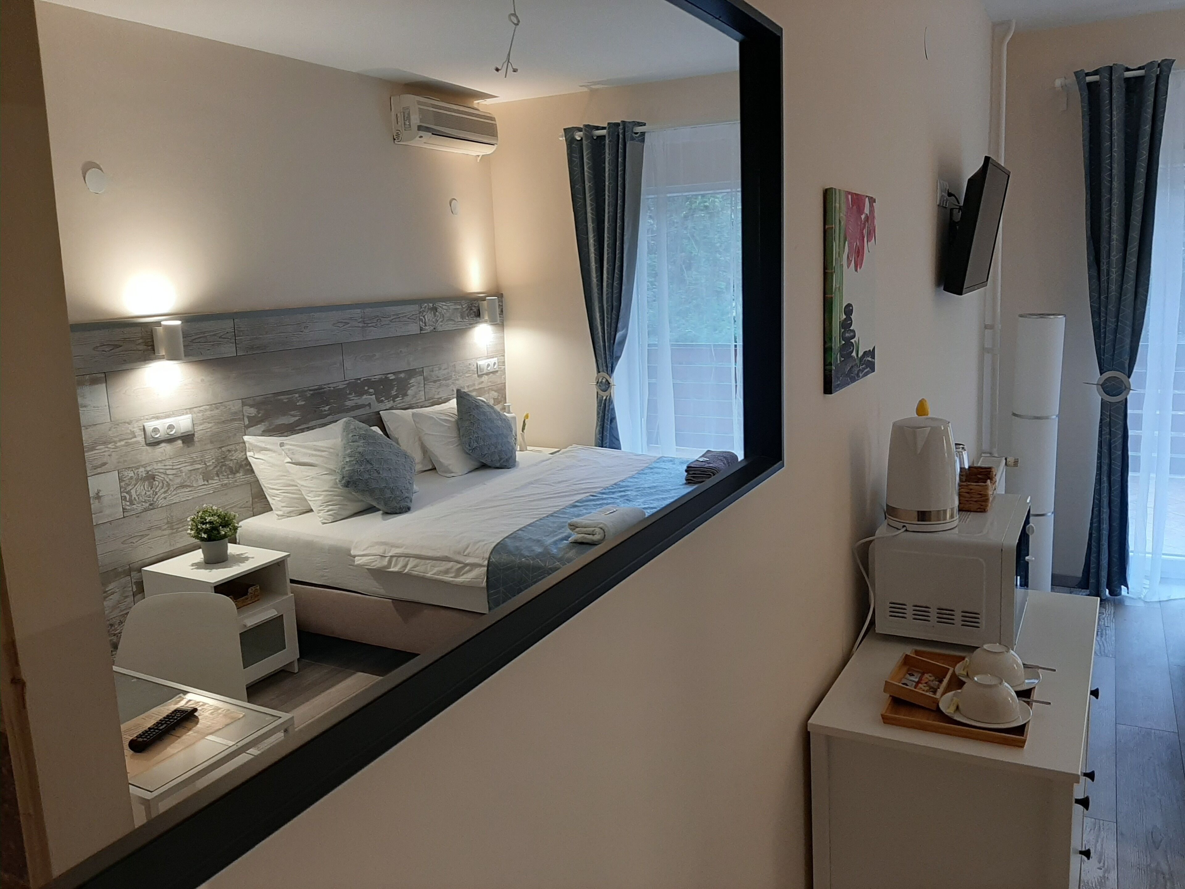 Premium Double or Twin Room | Desk, laptop workspace, iron/ironing board, free WiFi