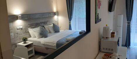 Bureau, espace de travail pour ordinateur portable