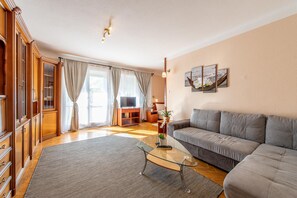 Standard Apartment, 2 Bedrooms, Non Smoking | Living room | TV