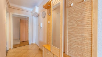 1 chambre, bureau, espace de travail pour ordinateur portable