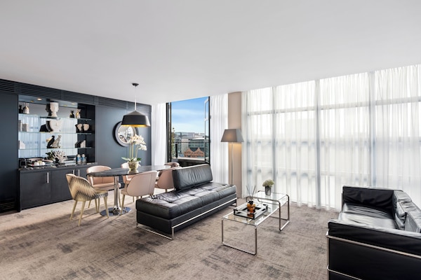 The Spencer Suite | Living area